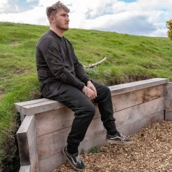 Avid Carp Distortion Black Jogger 13 Avid Carp Distortion Black Jogger -Sports-Fishing Equipment 11410ce7907dba40