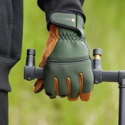 Prologic Neoprene Grip Glove -Sports-Fishing Equipment 3dfc316fcb0e68be